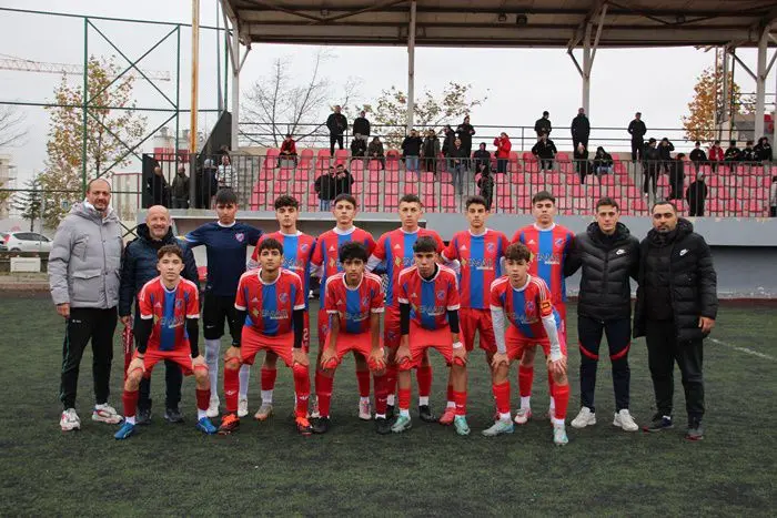 U-14/A liginde şampiyon olan BEYLERBEYİ ve U-16/ A liginde şampiyon olan SELİMİYE Spor Kulüplerimizi tebrik ediyor, İstanbul ve Türkiye Şampiyonalarında başarılar diliyoruz.